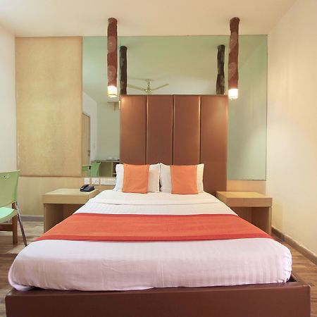 Purple Inn Boutique Hotel Mysore Exterior photo